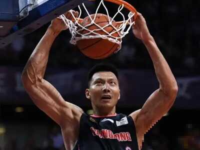 这是CBA外援吗？易建联生涯最高分：16年28中17轰48分11板4助6断