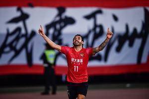 巴媒：高拉特在等中国足协的转会文件证明，盼尽快出场帮助球队