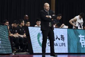 宋翔：北京男篮计划明日前往佛山赛区 17名球员中包括4名外援