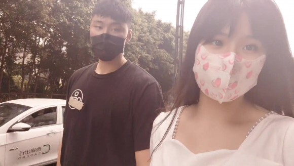 羡慕啊！李月汝晒自己和男友赵义明甜蜜生活