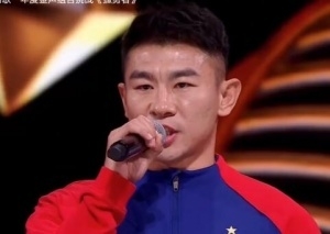 出席&ldquo;2024东方卫视跨年盛典&rdquo;的于汉超给大家送祝福啦🎉