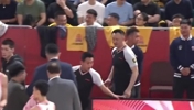 被联盟罚款2万！杜锋上场怒喷主裁判：CTMD，对面拉人你不判