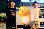 博主：昨夜胡明轩与老队友王薪凯聚餐叙旧 与球迷合影留念